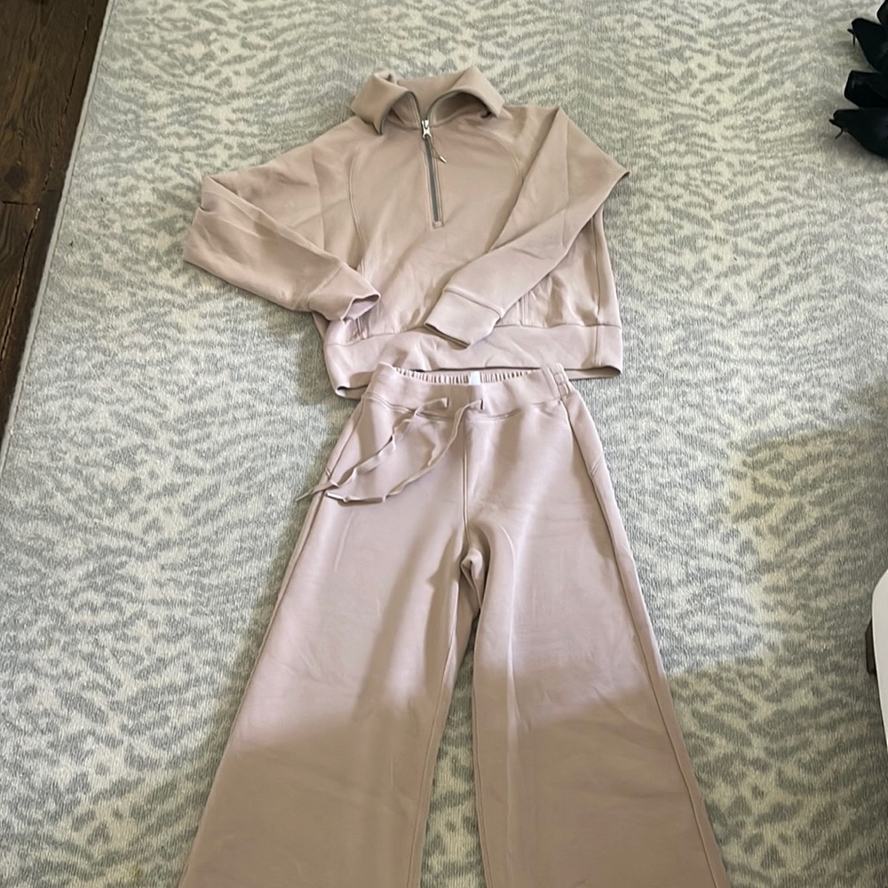 Xs spanx AIRESSENTIALS half zip and sweats set